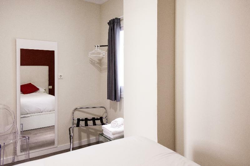 Apartamentos Valentina Deluxe 3000 グラナダ エクステリア 写真